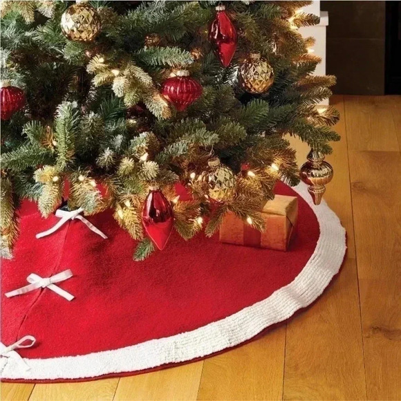NWOT Textured Christmas Tree Skirt Red
- Threshold - Picture 1 of 5